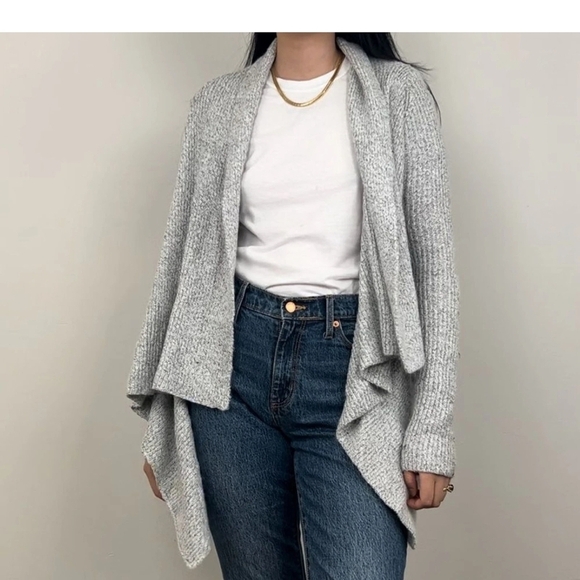 Women's Gray Open Front Cardigan Sweater - Picture 4 of 9